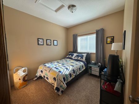 Full House Located in Inglewood! - Photo 4