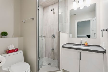 For Lease - 105 Twenty Second Street, Toronto, Ontario - Photo 2