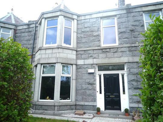 4 bedroom terraced house to rent - Photo 1