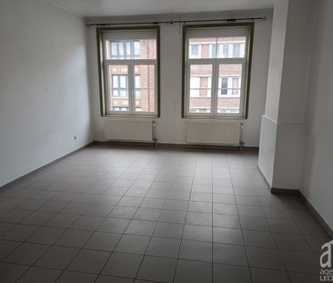Appartement - à louer - - Photo 2