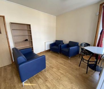 5 bedroom maisonette to rent - Photo 1