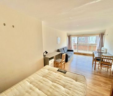 Room in a Shared Flat, Consort House, W2 - Photo 6