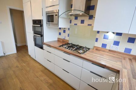 3 bedroom detached house to rent - Photo 3