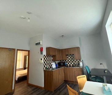 1 bedroom flat to rent - Photo 2