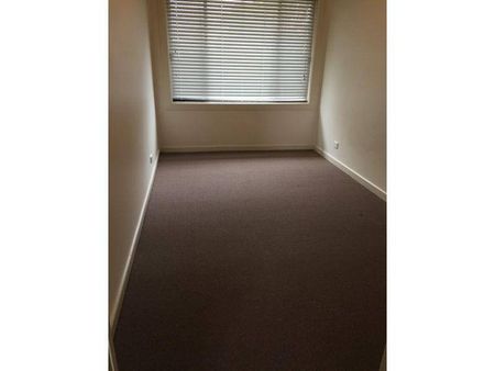 Semi Detached House - Photo 3