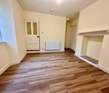 3 bedroom detached house to rent - Photo 2