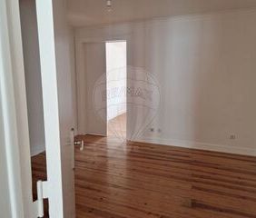 Rental Apartment 3 bedrooms in the center Estrela Lisboa - Photo 4