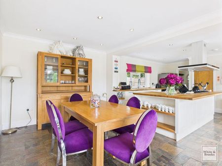 8 bedroom detached house to rent - Photo 4