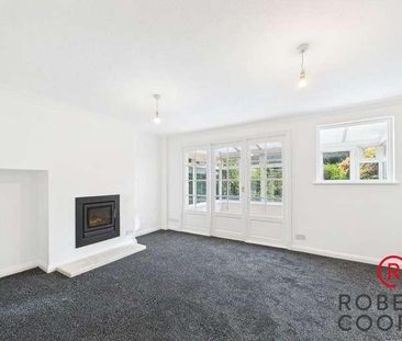 The Sigers, Pinner, HA5 - Photo 1