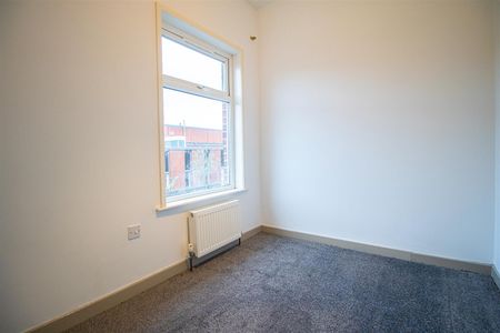 2-Bed Terraced House to Let on Crown Street, Preston - Photo 5