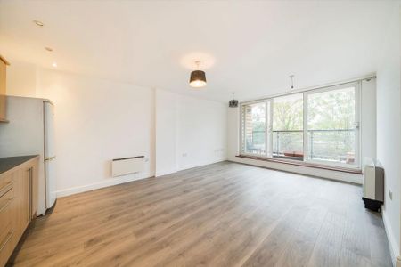 2 bedroom flat to rent - Photo 2