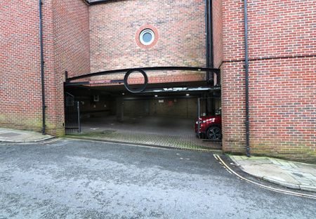 St. Martins Walk, Dorking - 1 bedroomProperty for lettings - Seymours - Photo 3