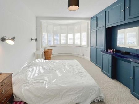 4 bedroom semi-detached house to rent - Photo 5