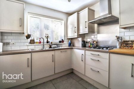 3 bedroom terraced house to rent - Photo 3