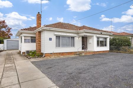 15 Hamlet Street, Wendouree - Photo 5