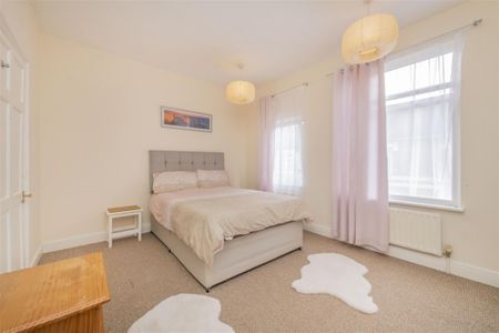 2 bed House To Let - Photo 5