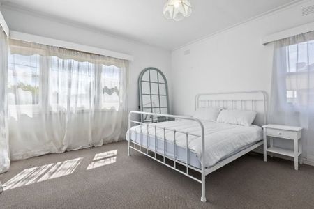 5 Vivian Street, Belmont - Photo 2