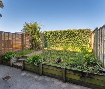 Grammar Zone, Perfect Location - Photo 2