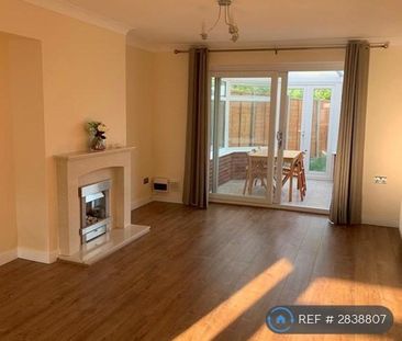 3 bedroom terraced house to rent - Photo 2