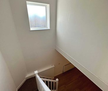 OIRO £1,750 pcm - Available 06/12/2025 - Unfurnished - Photo 2