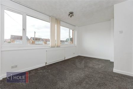 3 bedroom link detached house to rent - Photo 3