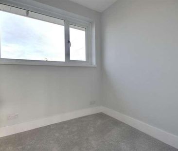 St. Helena Way, Portchester, PO16 - Photo 5