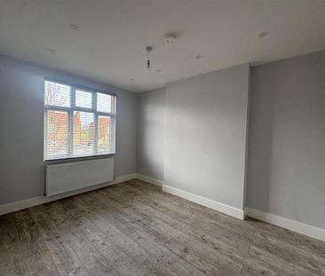 4 bedroom terraced house to rent - Photo 3