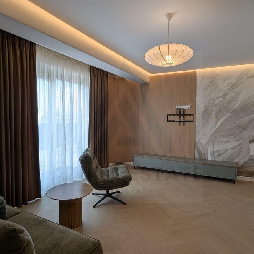 Închiriază Apartament 3 camere Trei Stejari - Photo 1