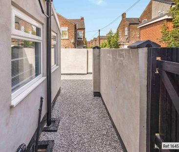 3 bed End of Terrace in Kennedy Road , Salford, M5 5ET - Photo 6