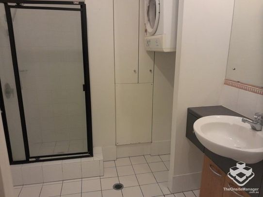 LOCATION! LOCATION! - Photo 1