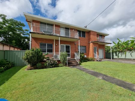 Beautifully Positioned Ground Floor Unit! - Photo 3