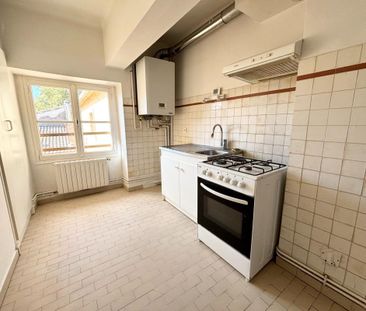 Location Appartement 3 pièces 84m² AVIGNON 84000 - Photo 4