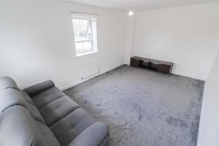 4 bedroom detached house to rent - Photo 5