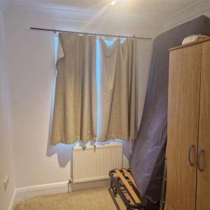 Tudor Square, Hayes, UB3 - Photo 2