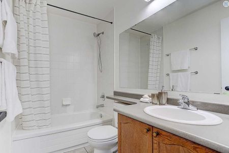 For Lease - 2221 Amberglen Court, Oakville, Ontario - Photo 4