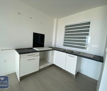 Location Appartement 3 pièces 74m² ST PAUL 97460 - Photo 3