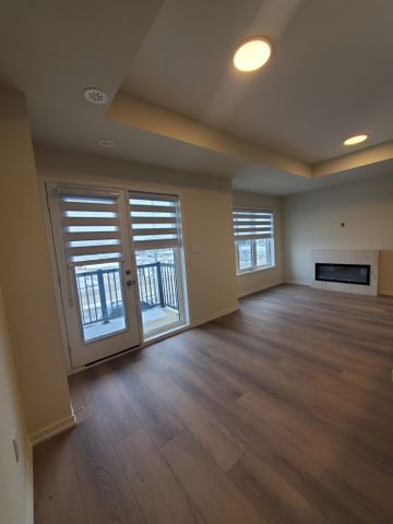 For Lease - 8 Matawin Lane, Richmond Hill, Ontario - Photo 2