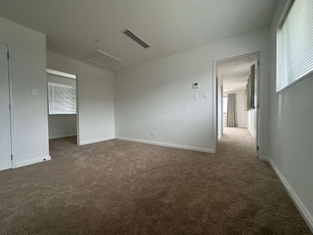 Brand new family home - Photo 4