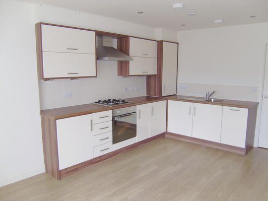 Oakwell Vale, Barnsley - Photo 1