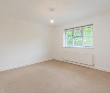London Road - Photo 1