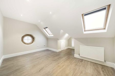 5 bedroom semi-detached house to rent - Photo 2