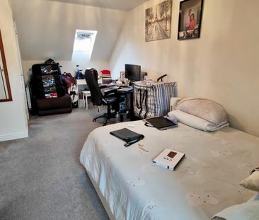 4 bedroom semi-detached house to rent - Photo 5