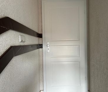 Gemütliche Dachgeschosswohnung mit Sichtbalken zu vermieten! - Foto 2