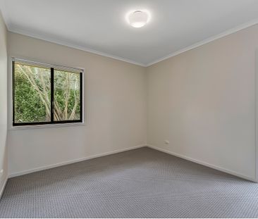 6 Errogie Place, Fig Tree Pocket QLD 4069 - House For Rent | Domain - Photo 6