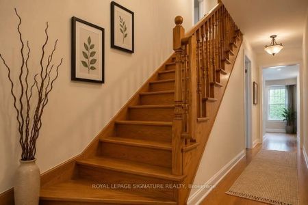 112 Barnwood Drive apartment — Richmond Hill, ON (4-Bedroom) - 4 Bedroom - Photo 2