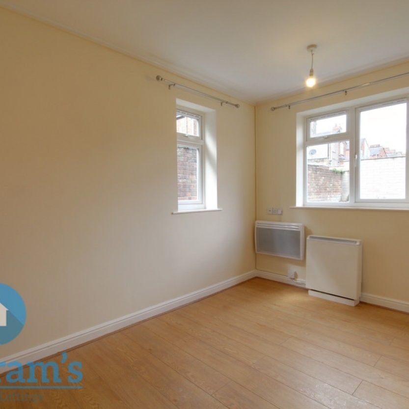 2 bed Ground Floor Flat for Rent - Photo 1