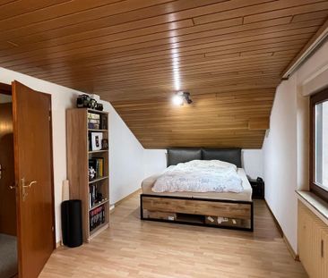 **Sankt Augustin: Gemütliche 3-Zimmer-Dachgeschosswohnung** Das per... - Foto 1