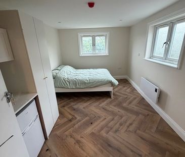 Room in a Shared House, Ramsay Road, W3 - Photo 1