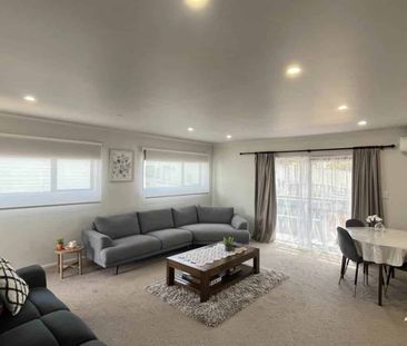 Beautifully nested modern family home - Photo 4