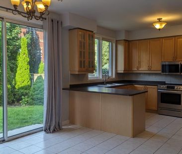 For Lease - 7149 Sunthorpe Lane Unit# (UPPER), Mississauga, Ontario - Photo 6